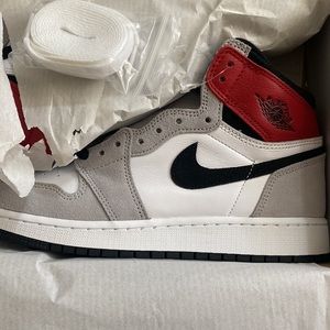 Air Jordan 1 Retro High OG GS- Smoke Grey